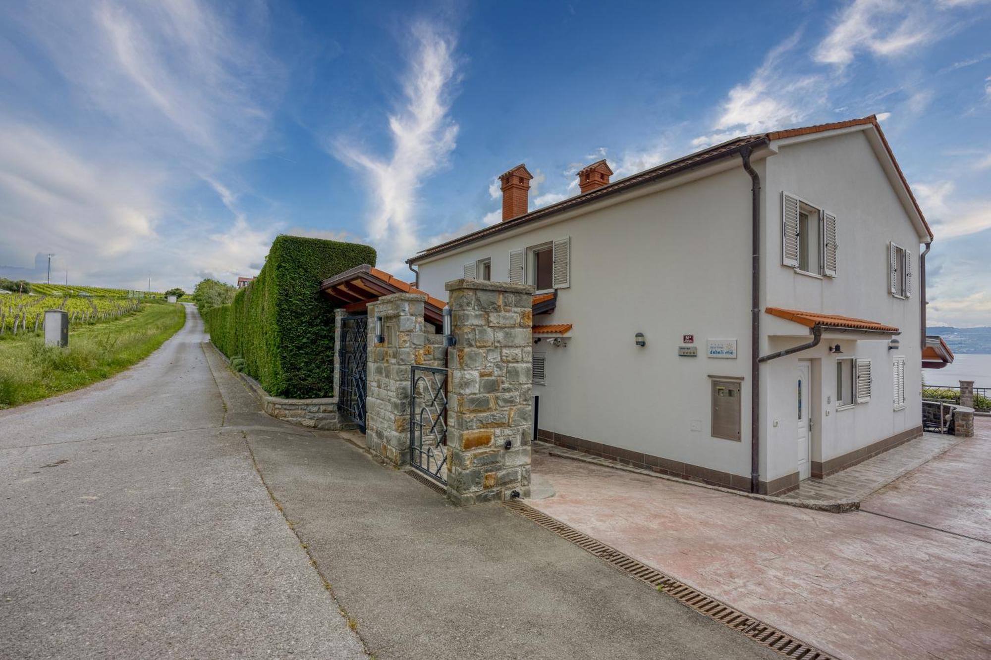 Debeli Rtic Apartments - Happy Rentals Ankaran Exteriér fotografie